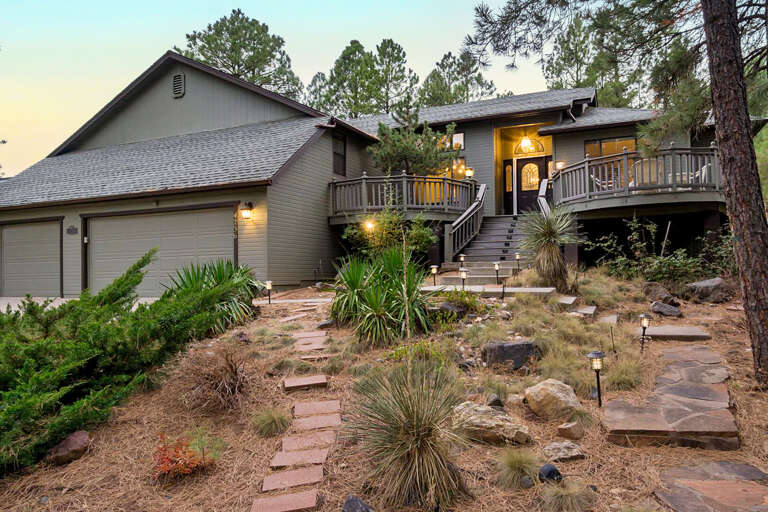 Your private retreat in the pines of Country Club