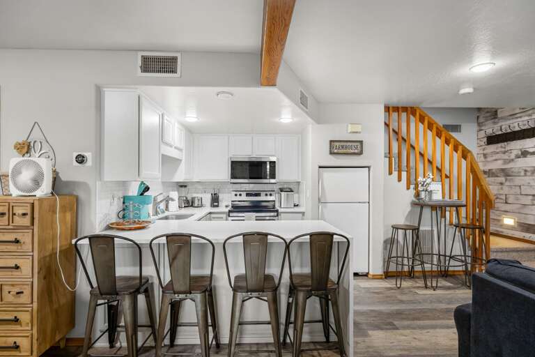 Barstool seating for 4