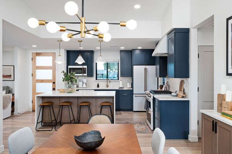 Easy flow between the kitchen and dining. Easy flow between the kitchen and dining.