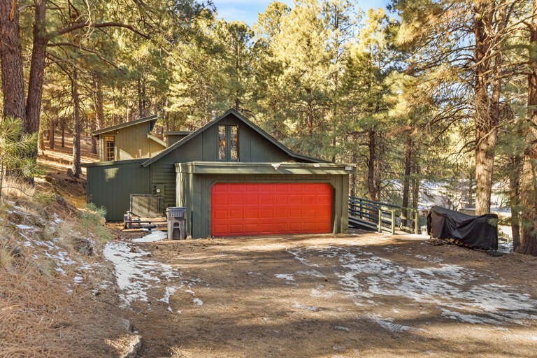 This beautiful property offers endless opportunities for relaxation and outdoor adventure, making it the perfect getaway for families or groups. This beautiful property offers endless opportunities for relaxation and outdoor adventure, making it the perfect getaway for families or groups.