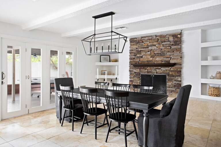 Dining Area w/ Seating for 8 Dining Area w/ Seating for 8