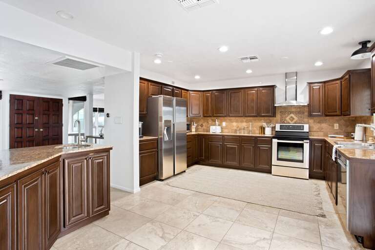 Fully Equipped Kitchen Fully Equipped Kitchen