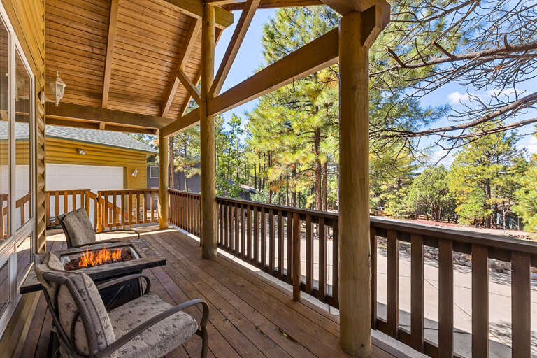 Tranquil Forest Escape: Relax under towering Ponderosa Pines in peaceful Munds Park. Enjoy nearby fishing, golf courses, and scenic hiking trails. Tranquil Forest Escape: Relax under towering Ponderosa Pines in peaceful Munds Park. Enjoy nearby fishing, golf courses, and scenic hiking trails.