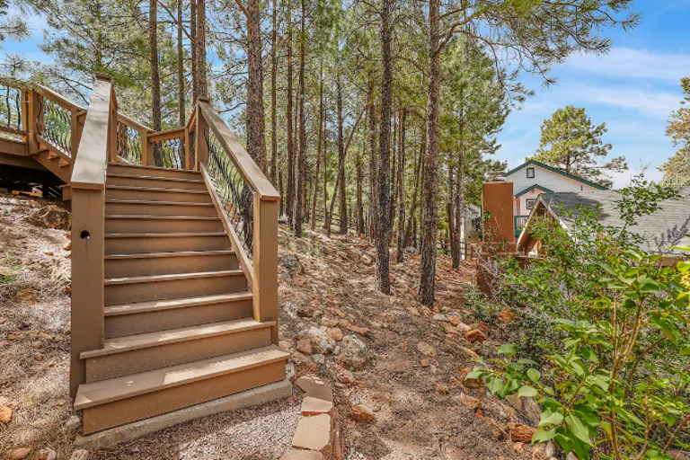 Entrance to the home through an easy flights of stairs Entrance to the home through an easy flights of stairs