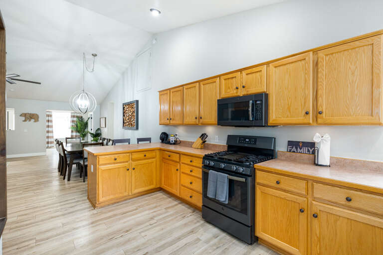 Gourmet kitchen with modern appliances, and all cookware essentials to prep and serve most meals. Gourmet kitchen with modern appliances, and all cookware essentials to prep and serve most meals.