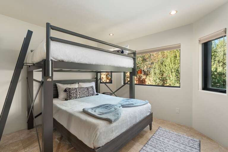 Bedroom 4: 
Two Queen memory foam loft beds with a sturdy frame that can safely hold up to 2,000 pounds. Bedroom 4: 
Two Queen memory foam loft beds with a sturdy frame that can safely hold up to 2,000 pounds.