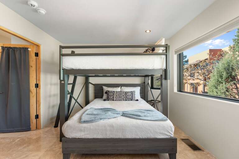 Bedroom 4: 
Two Queen memory foam loft beds with a sturdy frame that can safely hold up to 2,000 pounds. Bedroom 4: 
Two Queen memory foam loft beds with a sturdy frame that can safely hold up to 2,000 pounds.