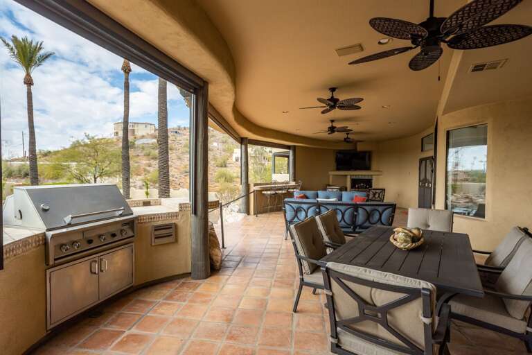 Outdoor Dining and Grill Area Outdoor Dining and Grill Area