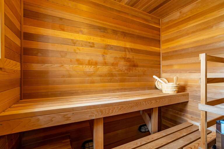 Relax in the sauna! Relax in the sauna!