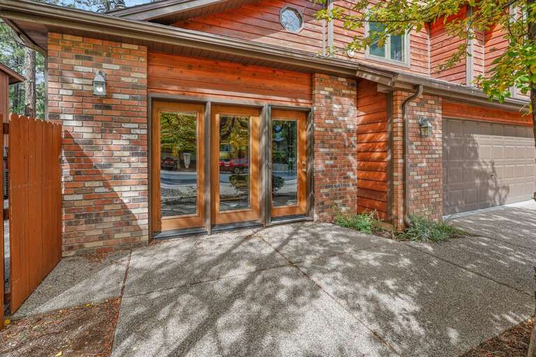 ADDITIONAL AMENITIES 
High Speed Wi-Fi 
One parking space outside the casita