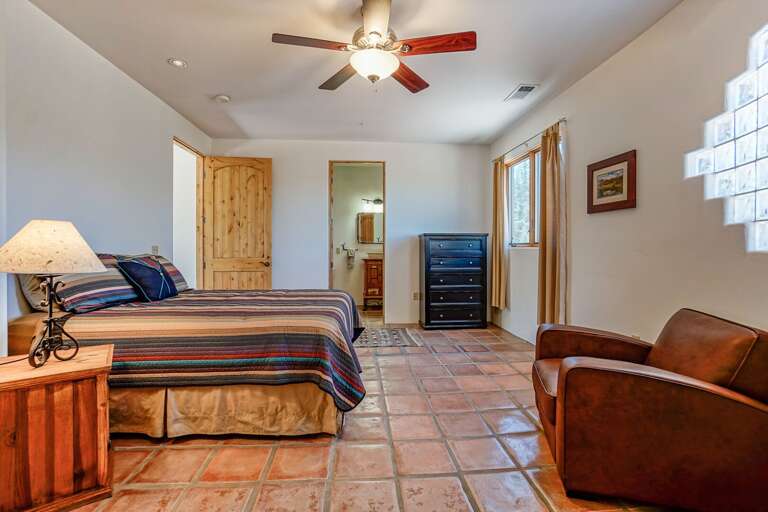 Bedroom 3: Queen Bed, views and en-suite bathroom (shower/tub combo and toilet).