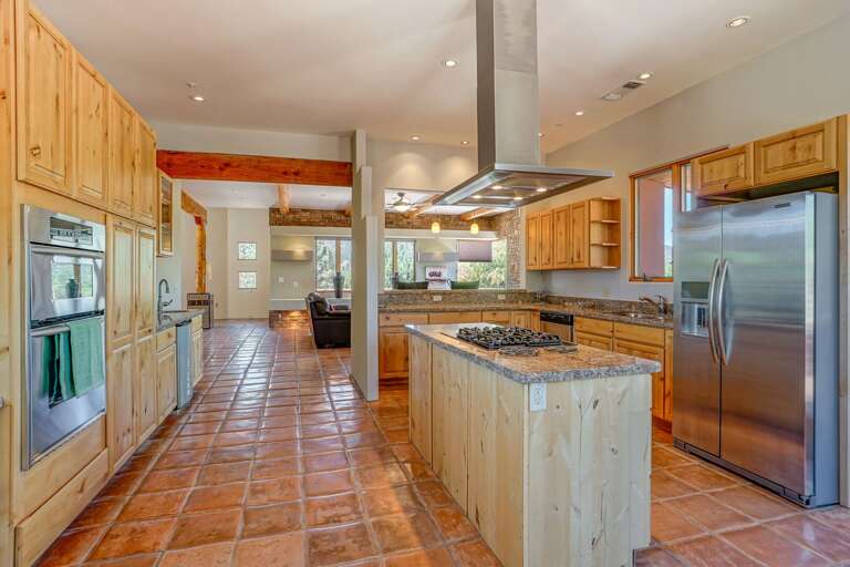 Our modern kitchen is perfect for preparing everything from quick snacks to gourmet dinners