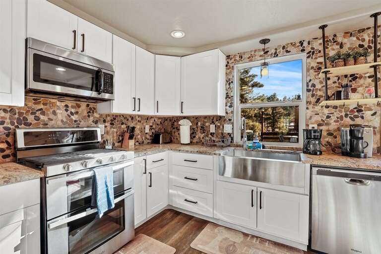 It comes complete with modern appliances, high-quality cookware, and plenty of counter space, making it perfect for everything from quick meals to gourmet creations. It comes complete with modern appliances, high-quality cookware, and plenty of counter space, making it perfect for everything from quick meals to gourmet creations.