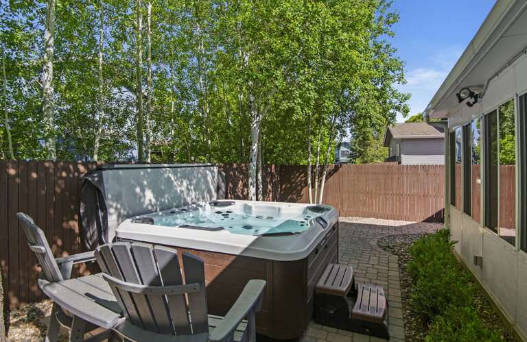 Luxury Hot Tub & Outdoor Fireplace – Soak in your private hot tub or unwind by the outdoor fireplace while savoring the crisp mountain air and serene surroundings. Luxury Hot Tub & Outdoor Fireplace – Soak in your private hot tub or unwind by the outdoor fireplace while savoring the crisp mountain air and serene surroundings.