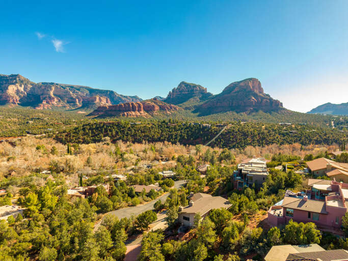 For adventure seekers and art lovers alike, you'll love being just a short drive from the best restaurants, galleries, and outdoor wonders Sedona has to offer. For adventure seekers and art lovers alike, you'll love being just a short drive from the best restaurants, galleries, and outdoor wonders Sedona has to offer.