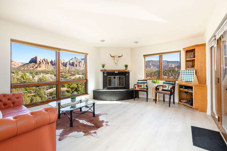 Enjoy AC, a luxury spa under the stars, firepit, and pet-friendly vibes. Enjoy AC, a luxury spa under the stars, firepit, and pet-friendly vibes.