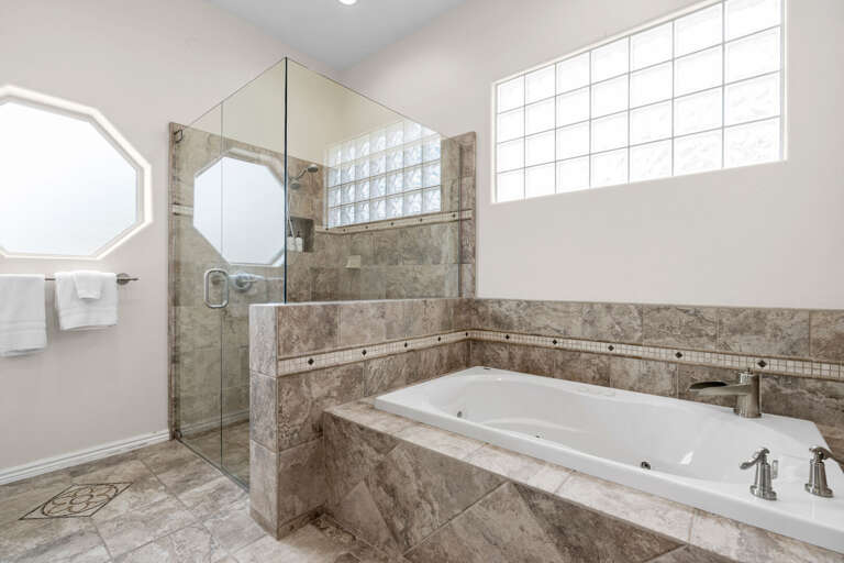 Full Bathroom w/ Large Tub & Shower