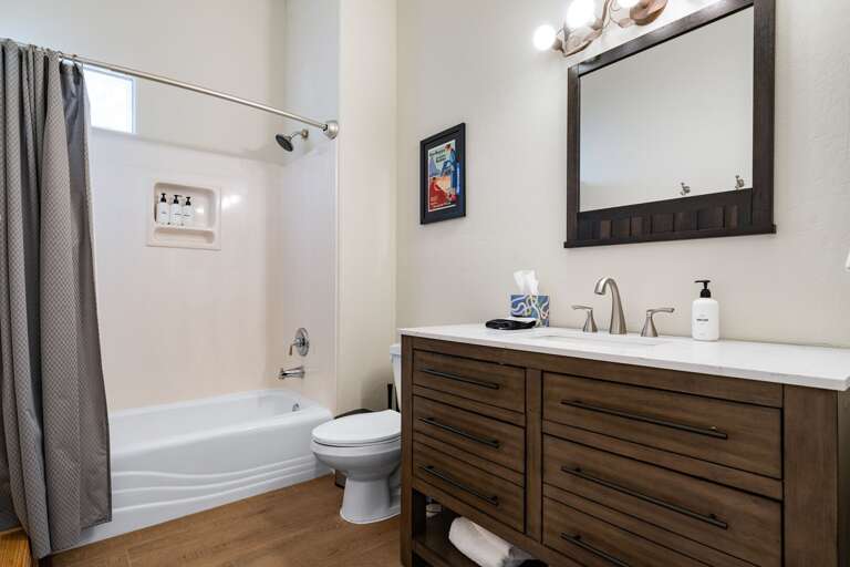 Full Bathroom w/ Tub-Shower Combo