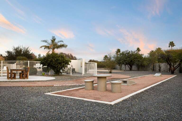 Outdoor Seating & Cornhole