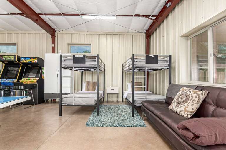 4 Twin Beds 4 Twin Beds