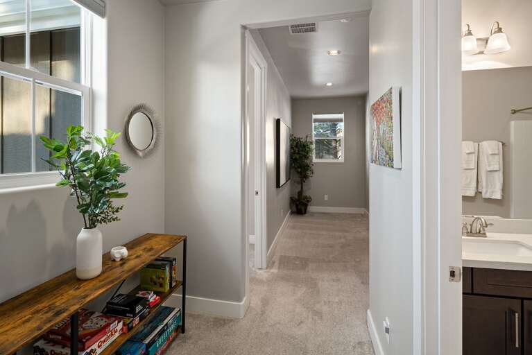 Ideal Location: Minutes from Ponderosa Trails Park, Fay Ridge Trailhead, downtown Flagstaff, and NAU.