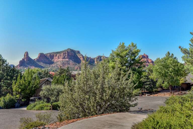 Stunning Views: Take in Red Rock's breathtaking landscapes from the living room or 3 outdoor seating areas. Stunning Views: Take in Red Rock's breathtaking landscapes from the living room or 3 outdoor seating areas.