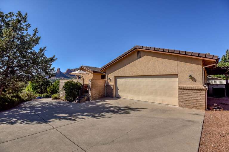 The Village of Oak Creek also features local restaurants, cafes, art galleries, and boutique shops, all surrounded by Sedona's majestic red rocks. The Village of Oak Creek also features local restaurants, cafes, art galleries, and boutique shops, all surrounded by Sedona's majestic red rocks.