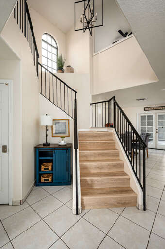 Head upstairs for the bedrooms. Head upstairs for the bedrooms.