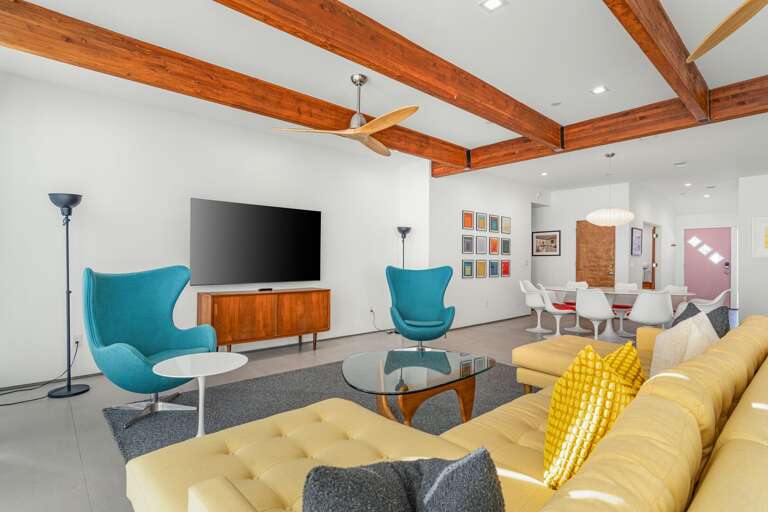 Fun, colorful, & vintage home! Fun, colorful, & vintage home!