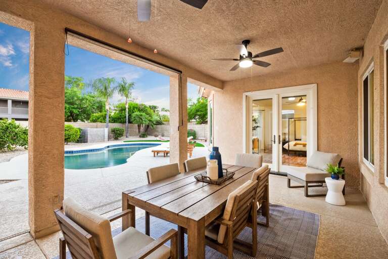 Outdoor Dining Area Outdoor Dining Area