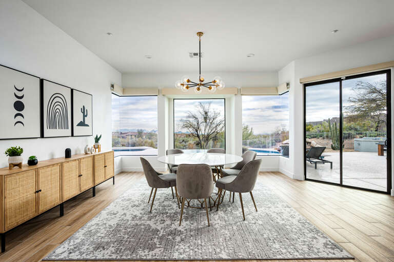 A round dining table for 6. A round dining table for 6.