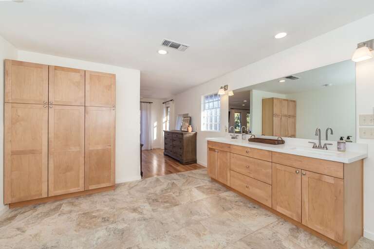 Full Bathroom Off of Main Suite w/ Soaking Tub & Shower Full Bathroom Off of Main Suite w/ Soaking Tub & Shower