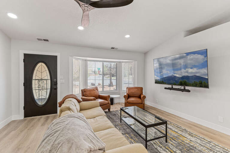 Phenomenal Location: Just 10 minutes to Flagstaff's Downtown, 20 minutes to Snow Bowl Ski Resort, and 1.5 hours to the Grand Canyon National Park. Phenomenal Location: Just 10 minutes to Flagstaff's Downtown, 20 minutes to Snow Bowl Ski Resort, and 1.5 hours to the Grand Canyon National Park.