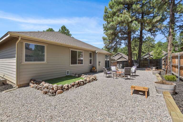 Backyard for plenty of activities & fun! Backyard for plenty of activities & fun!