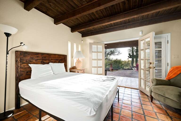 Bottom Casita w/ Queen Bed