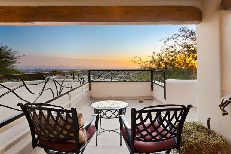 Beautiful Skyline at The Happy Roadrunner Beautiful Skyline at The Happy Roadrunner