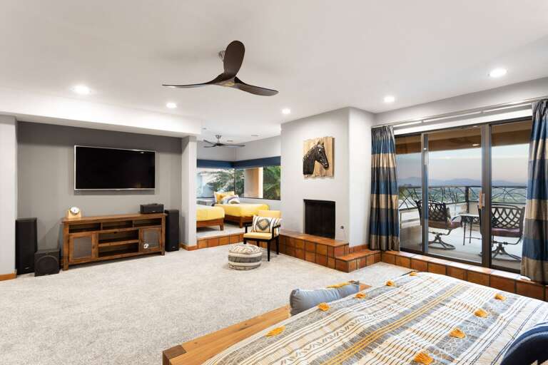 Main Suite w/ King Bed, 2 Twin Beds & TV Main Suite w/ King Bed, 2 Twin Beds & TV