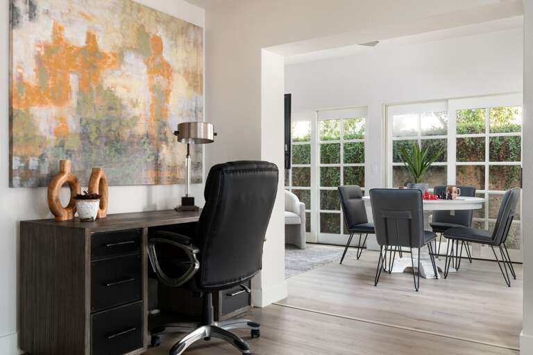 A dedicated working space available for working travelers