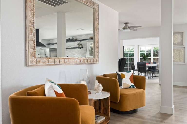 Side conversations ready to be had in the most comfortable chairs.