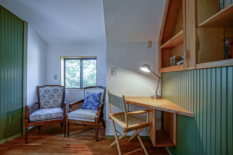 Hallway desk and seating Hallway desk and seating