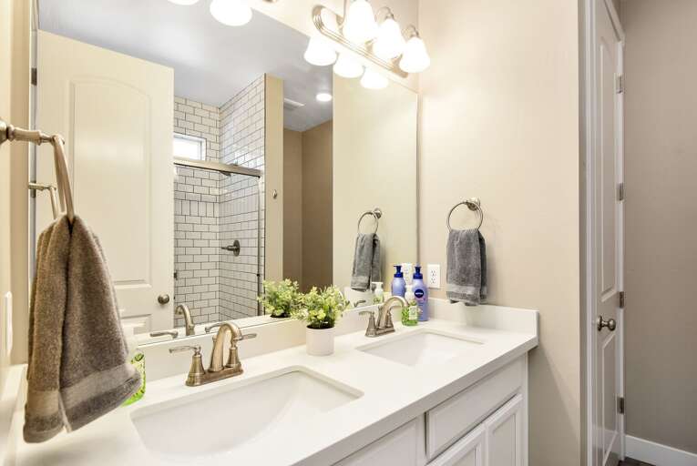 Primary en-suite bathroom Primary en-suite bathroom