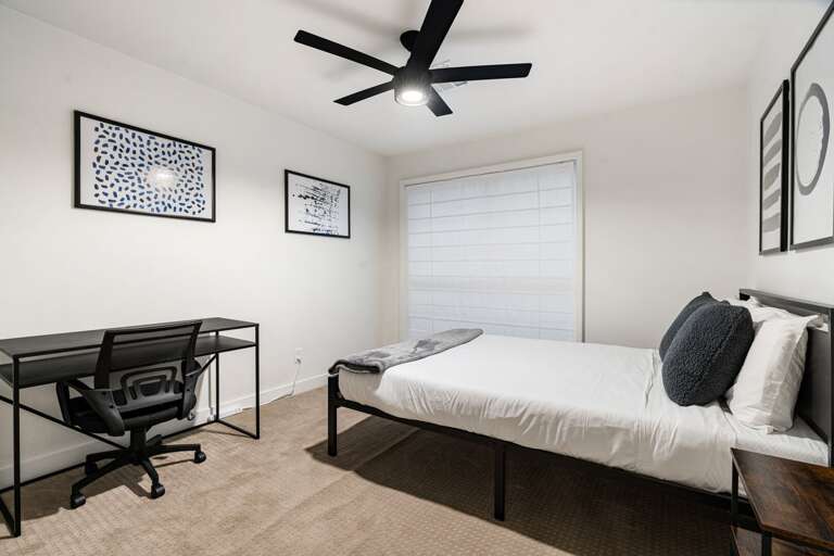Guest room with desk