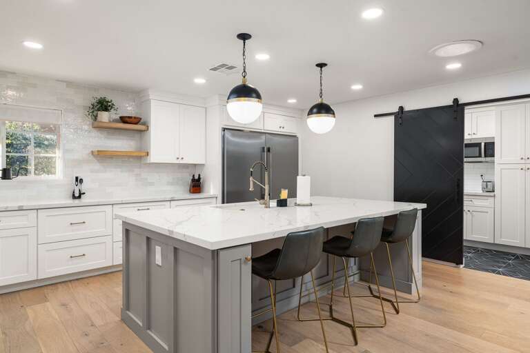 Kitchen Island that seats 3