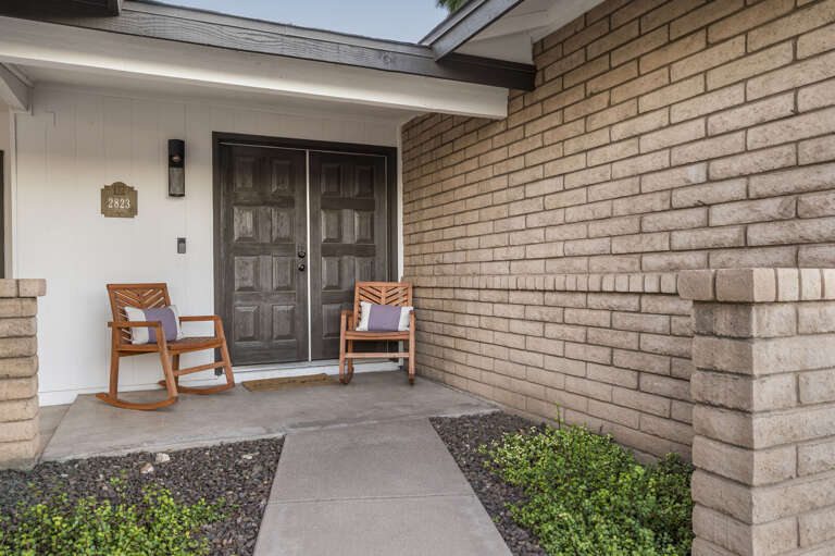 Entry way with chairs