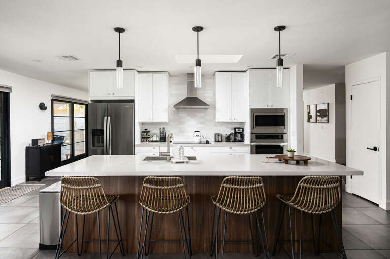 Kitchen island that seats 4