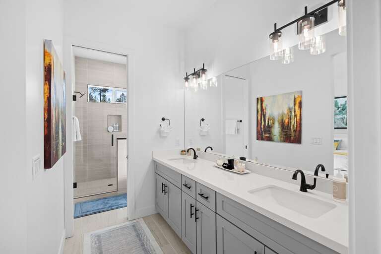 Modern Bathroom