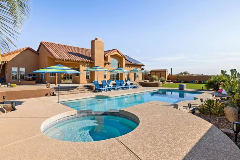 Resort-style pool & spa with endless Arizona sunshine.
