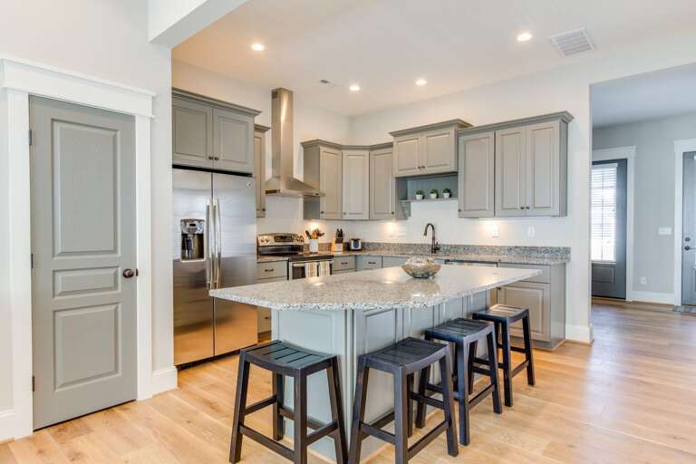 Kitchen, Large Island and Stools