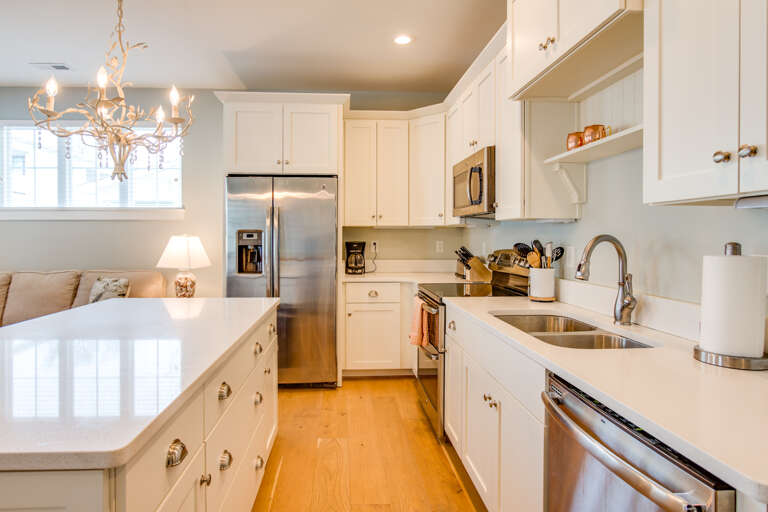 High-end amenities and fully stocked kitchen