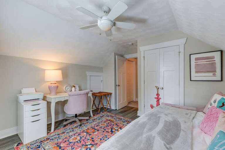 Third floor office space Third floor office space